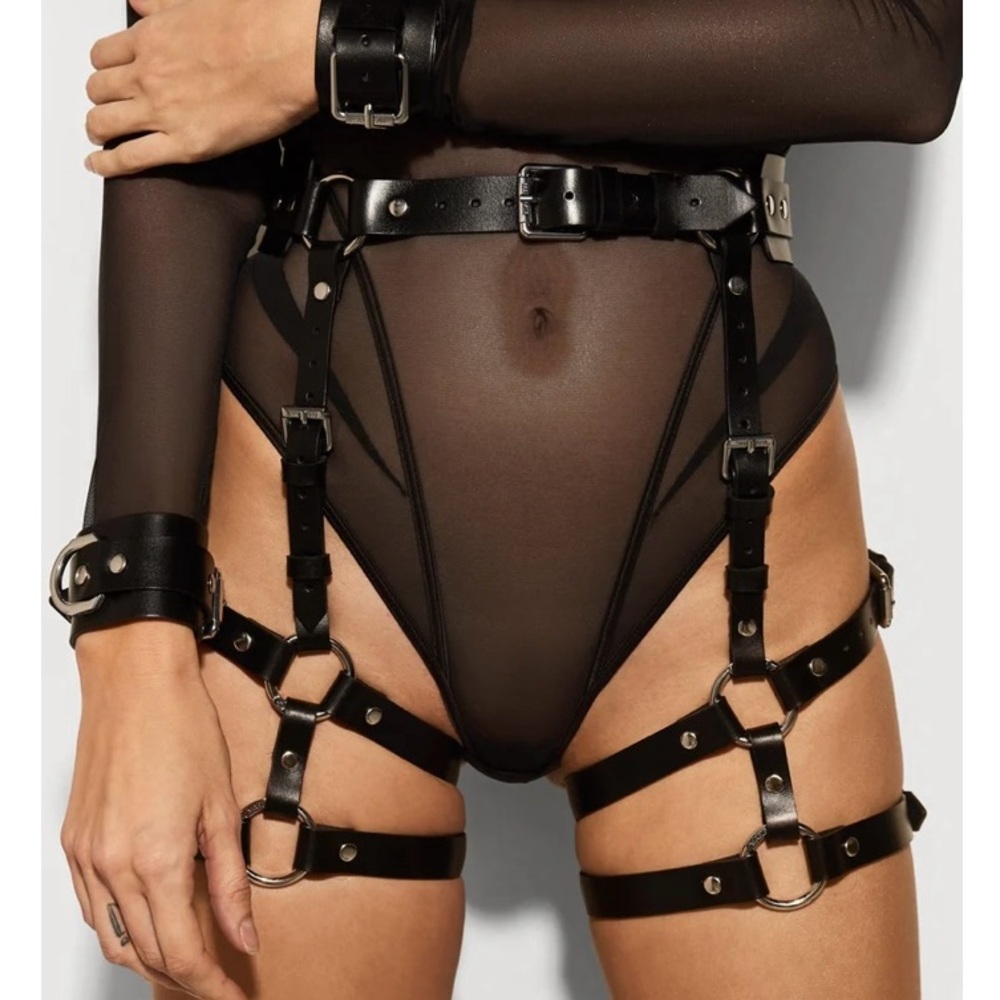 MARIE MUR Poppy Leather Leg Garters Size M